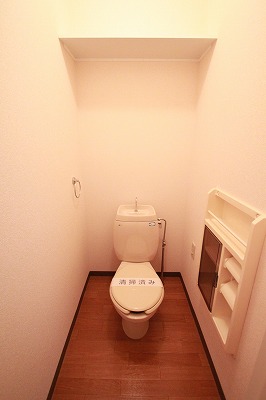 Toilet. Apamanshop Tsurugashima shop TEL: 049-233-7511