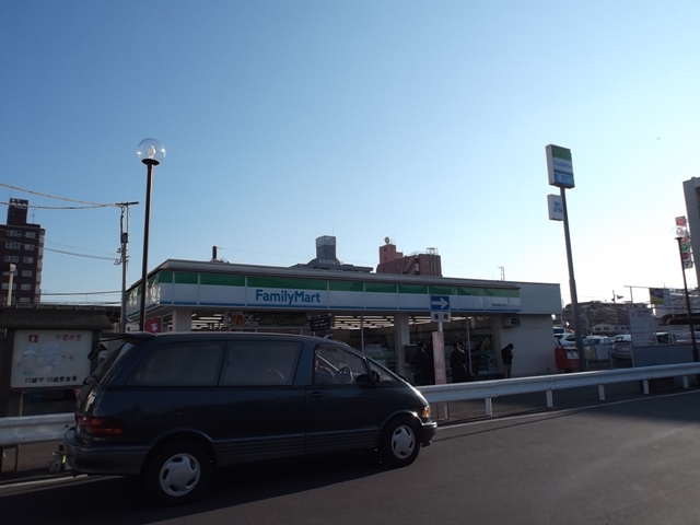 Convenience store. 1360m to Family Mart (convenience store)