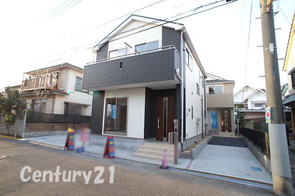 Local appearance photo. 1 Building