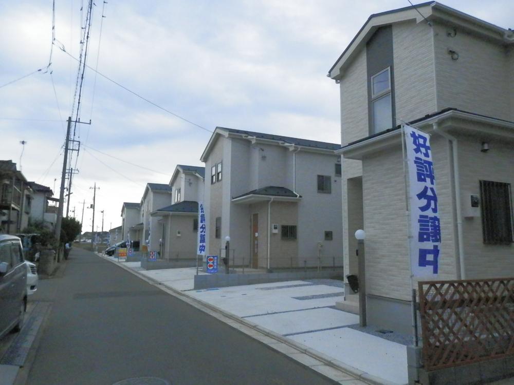 Local photos, including front road. Local (10 May 2013) Shooting