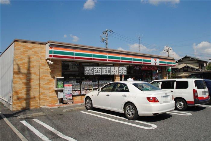 Convenience store. 500m to Seven-Eleven