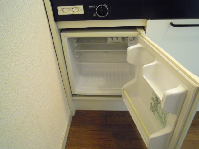 Kitchen. Indoor Laundry Storage! 