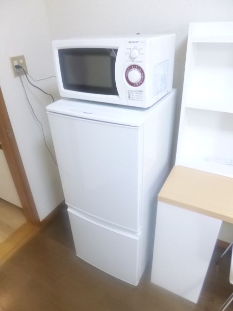 Other Equipment. refrigerator, It is with range