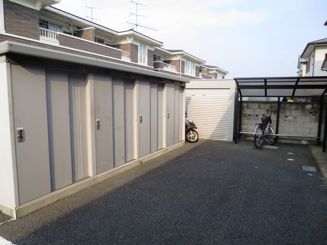 Other common areas. Bicycle parking & storeroom