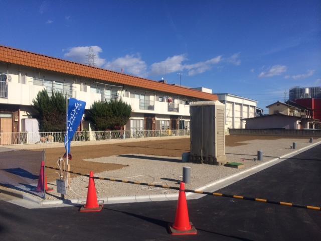 Local photos, including front road. Local (12 May 2013) Shooting