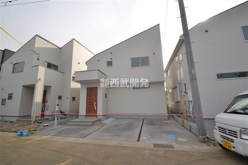 Local photos, including front road. Local (12 May 2013) Shooting