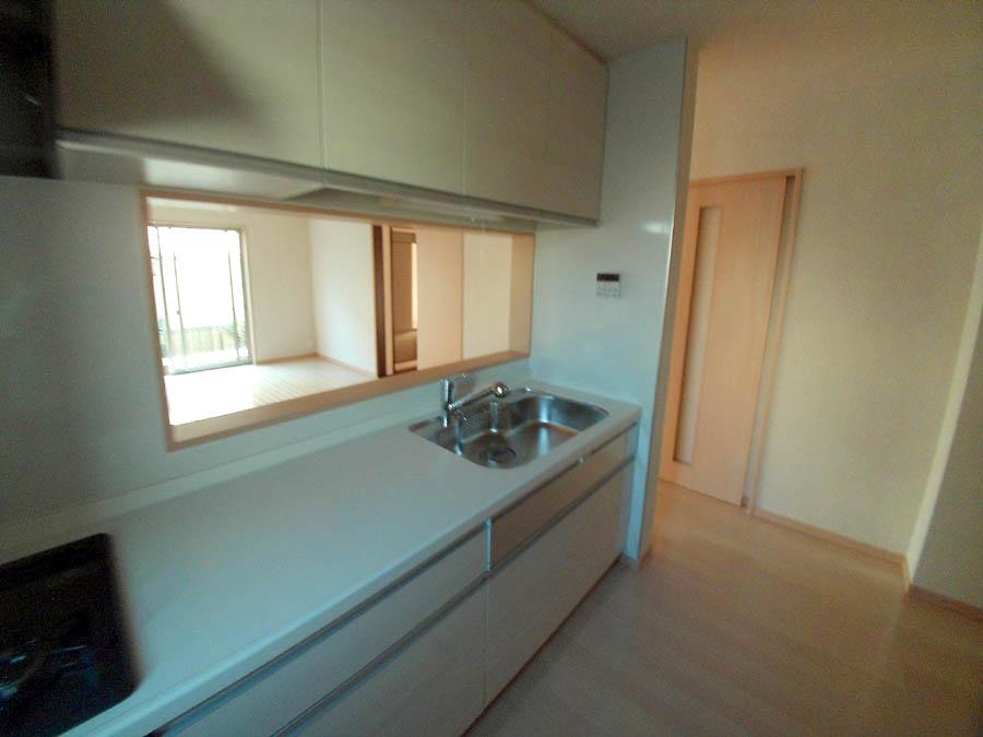 Kitchen. Was building completed. Such as the actual image from per yang, We have to wait all the time so you can see directly.