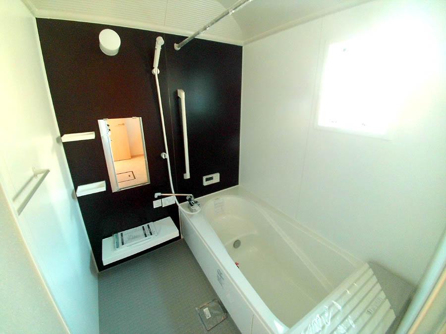 Bathroom. Was building completed. Such as the actual image from per yang, We have to wait all the time so you can see directly.