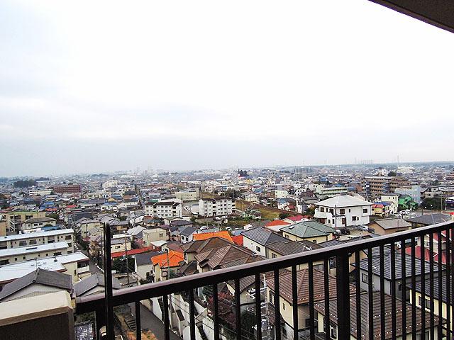 View photos from the dwelling unit. View from the site (November 2013) Shooting