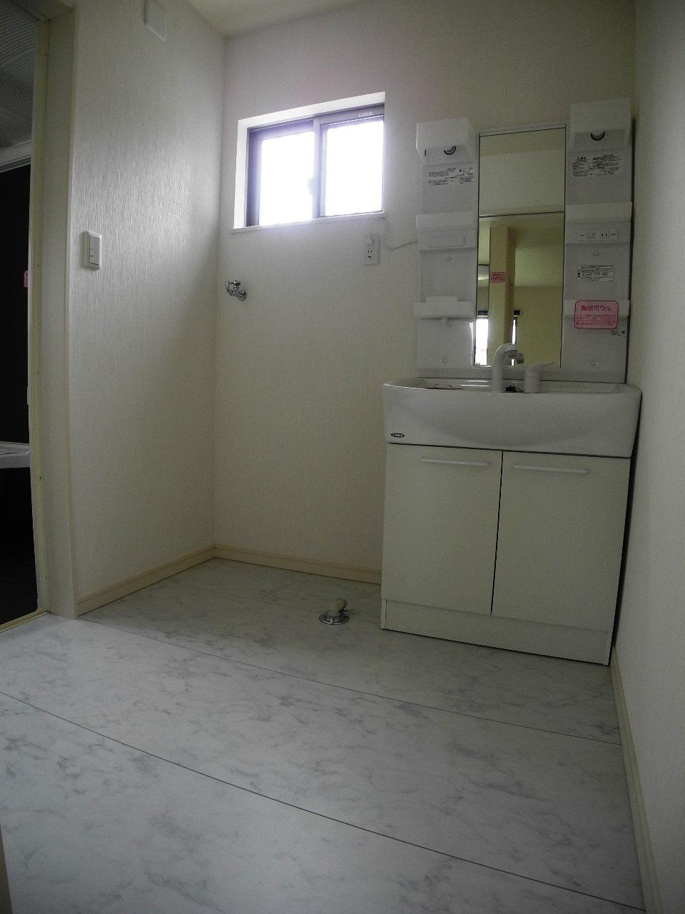 Wash basin, toilet. Basin space of the room