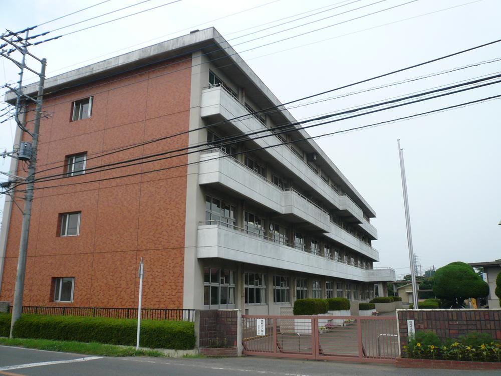 Junior high school. Yoshino 1690m until junior high school