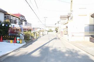 Local photos, including front road. Local (11 May 2013) Shooting