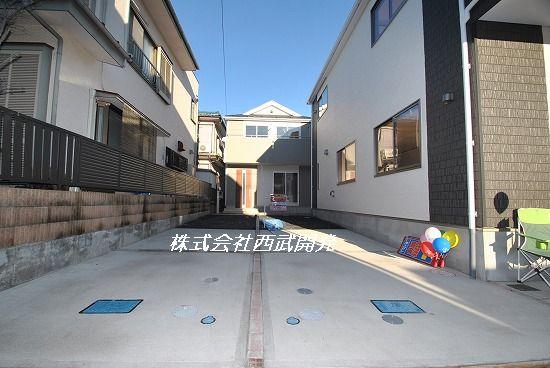 Local appearance photo. Local (12 May 2013) Shooting