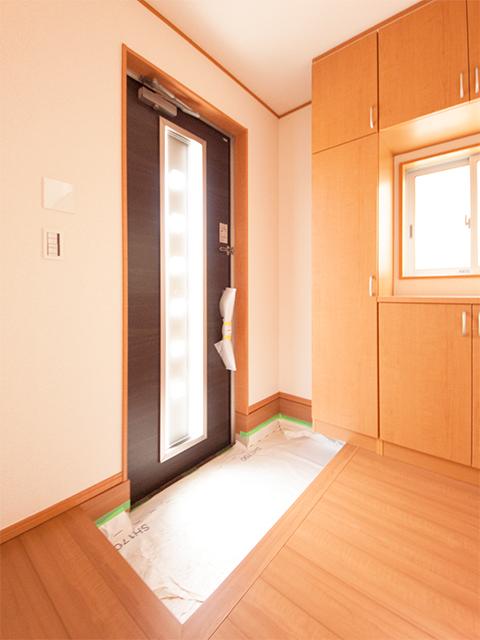 Entrance. Room (August 2013) Shooting