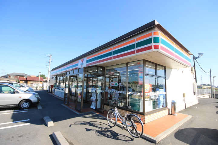 Convenience store. Seven-Eleven Kawagoe Water Koenmae store (convenience store) to 819m