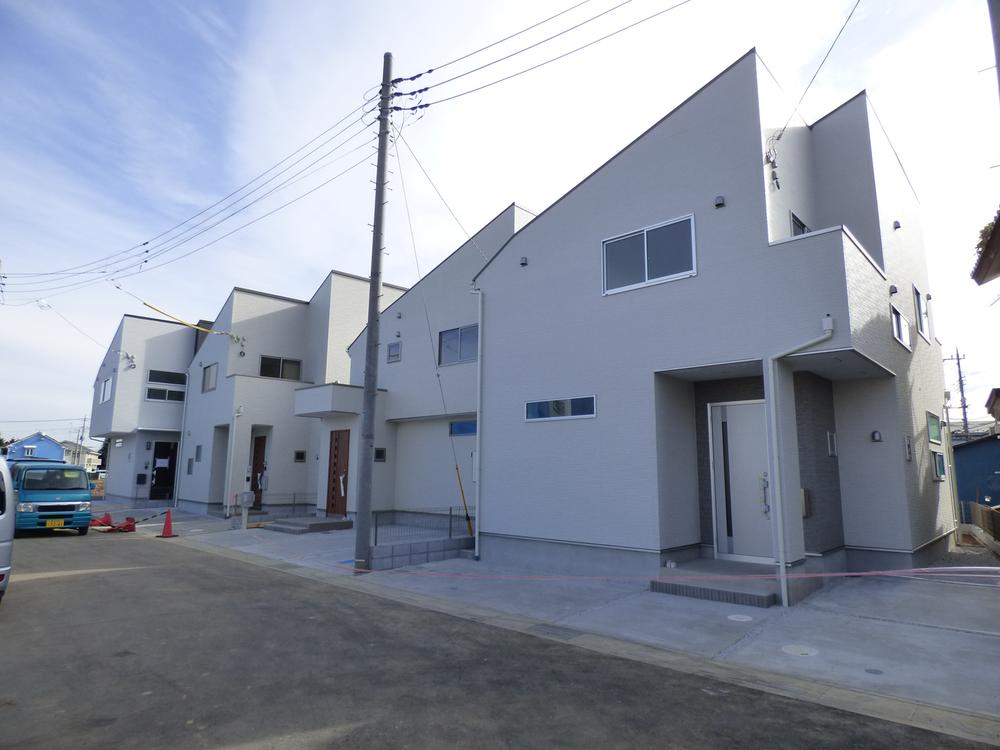 Local appearance photo. Local (12 May 2013) Shooting