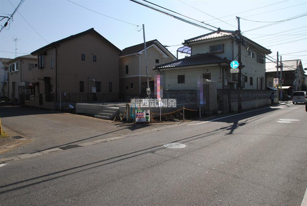 Local photos, including front road. Local (10 May 2013) Shooting