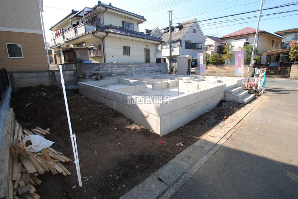 Local photos, including front road. Local (10 May 2013) Shooting