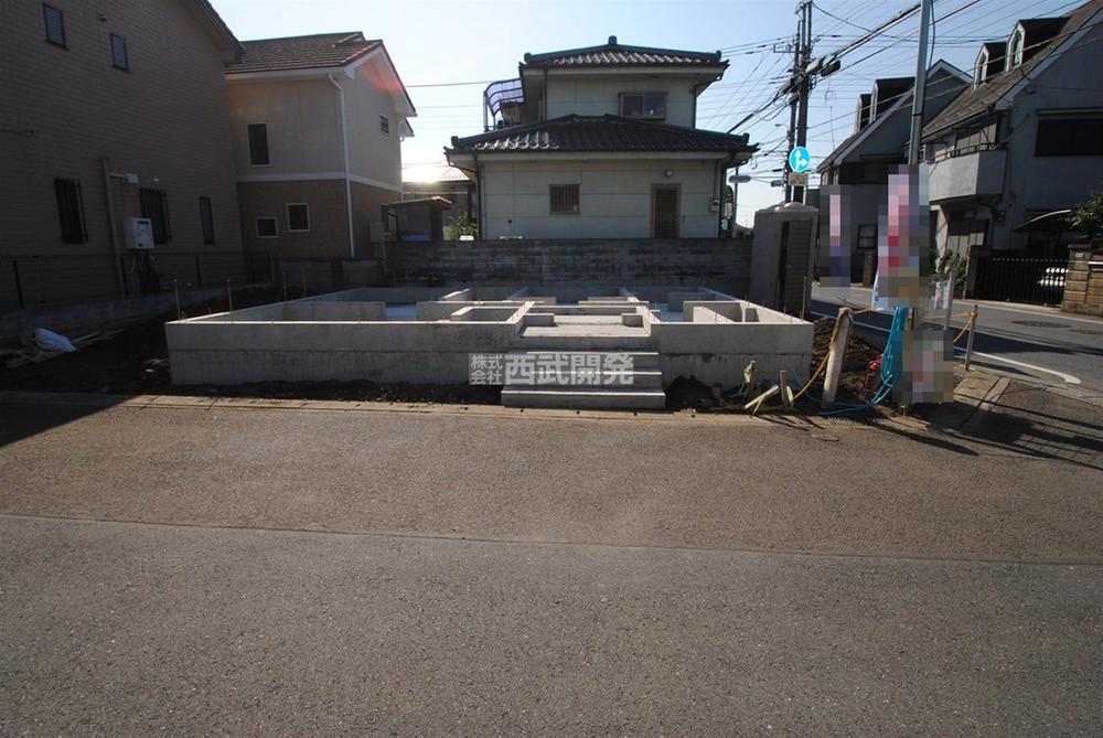 Local photos, including front road. Local (10 May 2013) Shooting