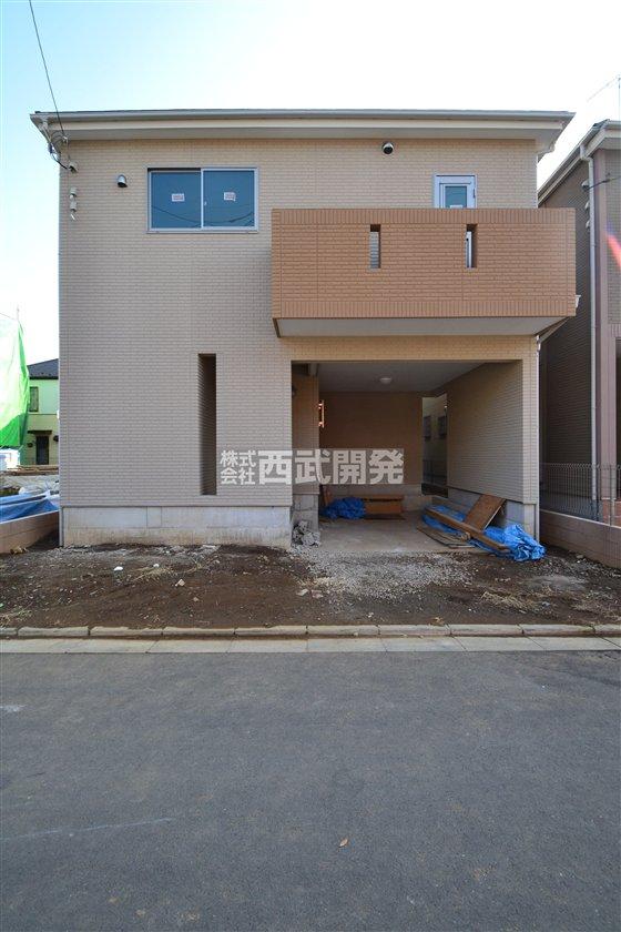 Local photos, including front road. Local (11 May 2013) Shooting