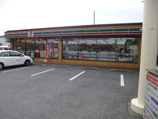 Convenience store. 390m to Seven-Eleven (convenience store)