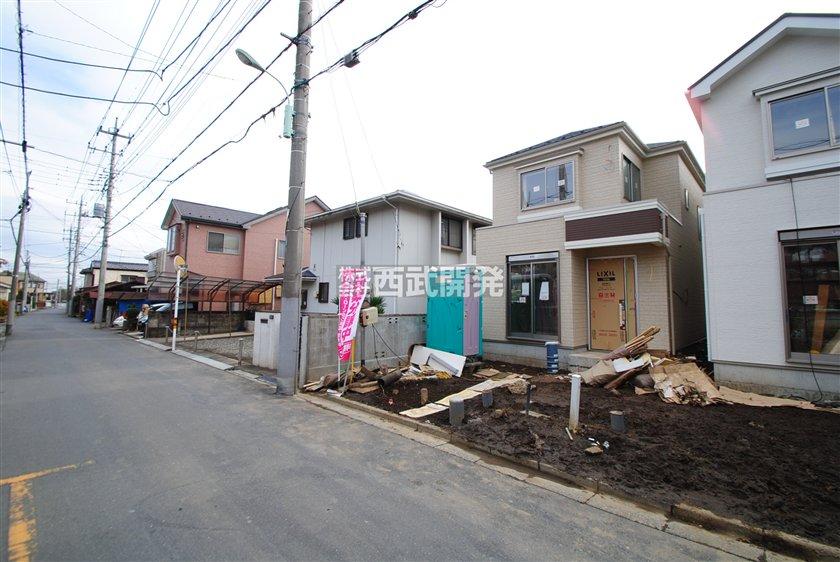 Local appearance photo. Local (12 May 2013) Shooting