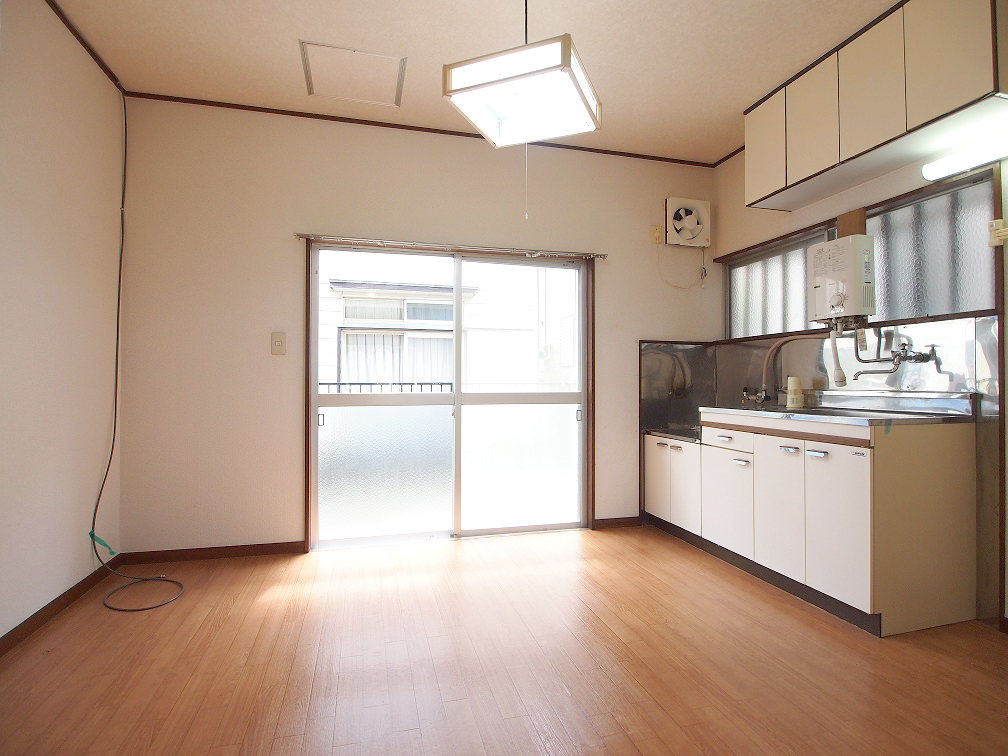 Kitchen. The first floor is also sunny