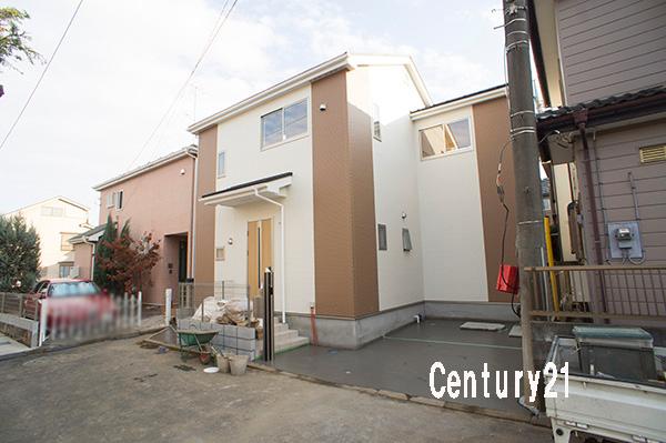 Local photos, including front road. 12 / 7 Shooting