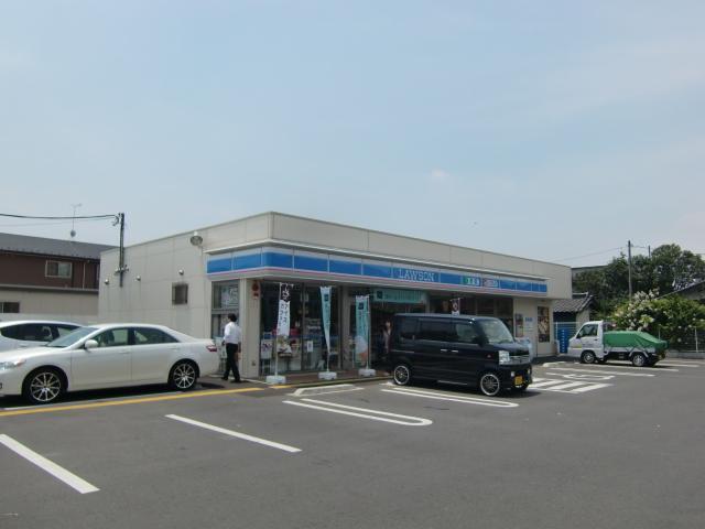 Convenience store. 341m until Lawson Kawagoe Kujirai store (convenience store)