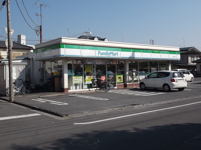 Convenience store. 1124m to Family Mart (convenience store)