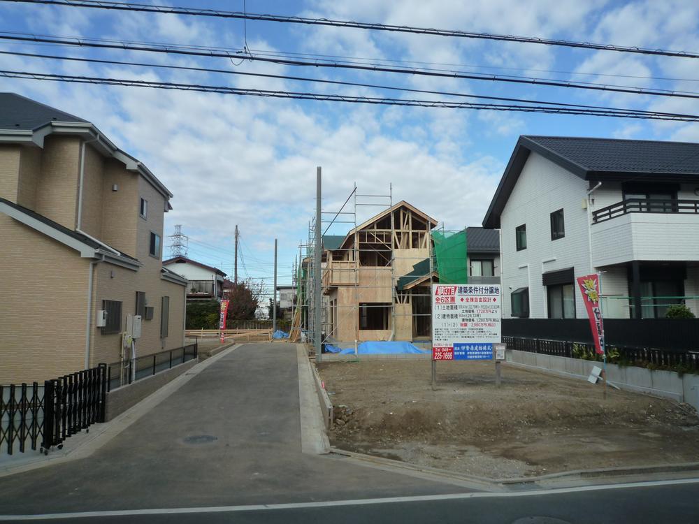 Local photos, including front road. Local (12 May 2013) Shooting