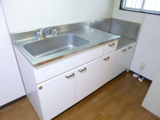 Kitchen. Sink of spread ☆ Two-burner gas stove is installed Allowed