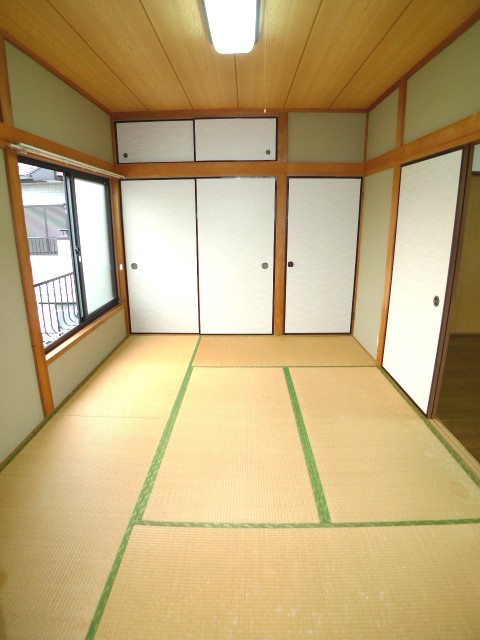 Living and room. tatami