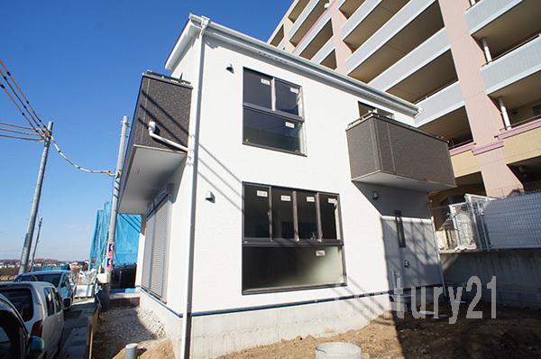 Local appearance photo. 5 Building