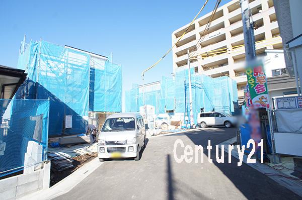 Local photos, including front road. 12 / 14 shooting