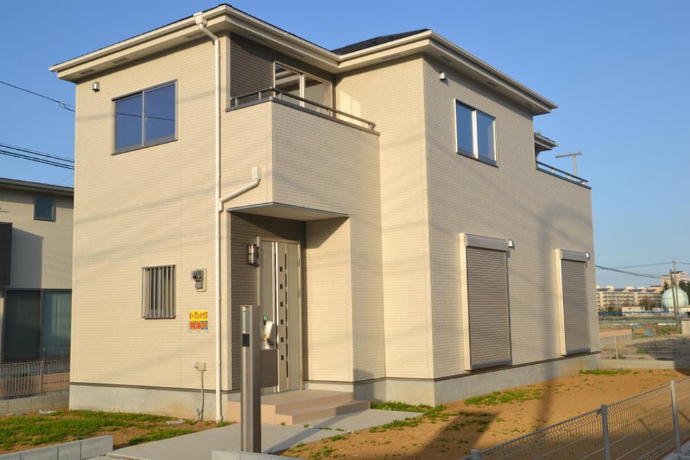 Local appearance photo. Reference: construction cases