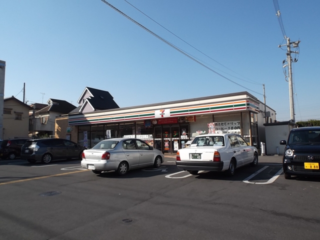 Convenience store. Seven-Eleven (convenience store) to 400m