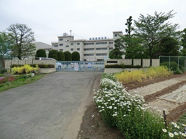 Primary school. Ushiko until elementary school 1250m