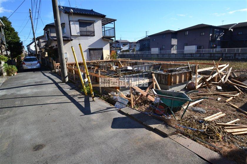 Local photos, including front road. Local (12 May 2013) Shooting