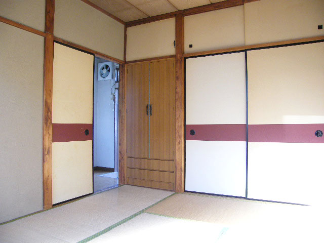 Living and room. Japanese-style room Armoire