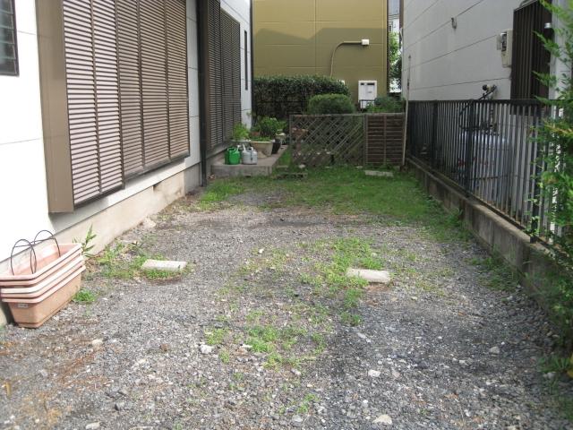 Garden. Car space two Allowed (October 2013) Shooting