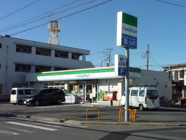 Convenience store. FamilyMart Kawagoe Asahimachi 2-chome up (convenience store) 380m