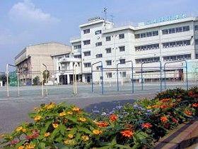 Primary school. Ushiko until elementary school 376m