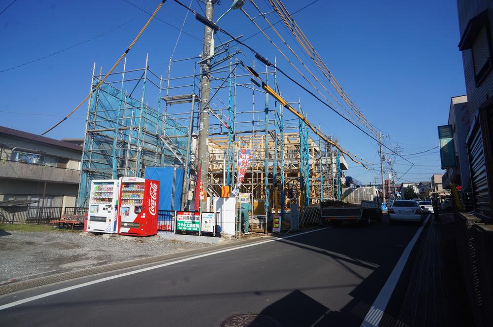 Local photos, including front road. Local (11 May 2013) Shooting