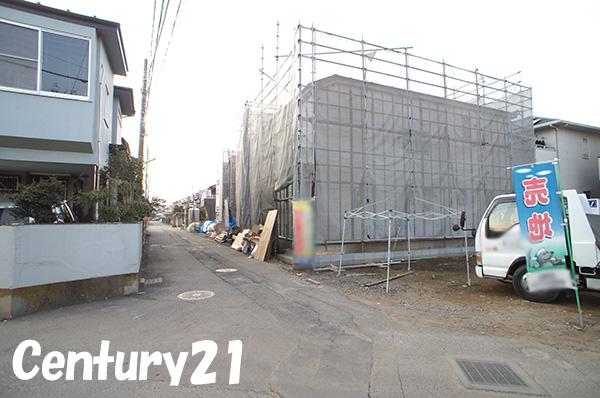 Local photos, including front road. 12 / 2 shooting Completion of framework