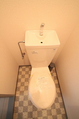 Toilet. Apamanshop Tsurugashima shop TEL: 049-233-7511