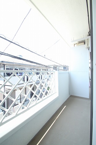 Balcony. Apamanshop Tsurugashima shop TEL: 049-233-7511