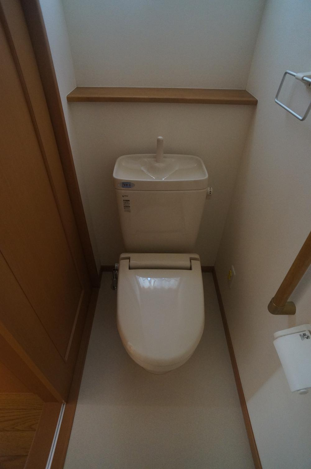 Toilet. Indoor (10 May 2013) Shooting
