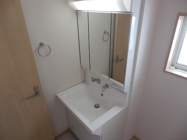 Same specifications photos (Other introspection). Same specifications