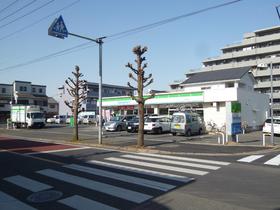 Convenience store. Family Mart (convenience store) to 350m